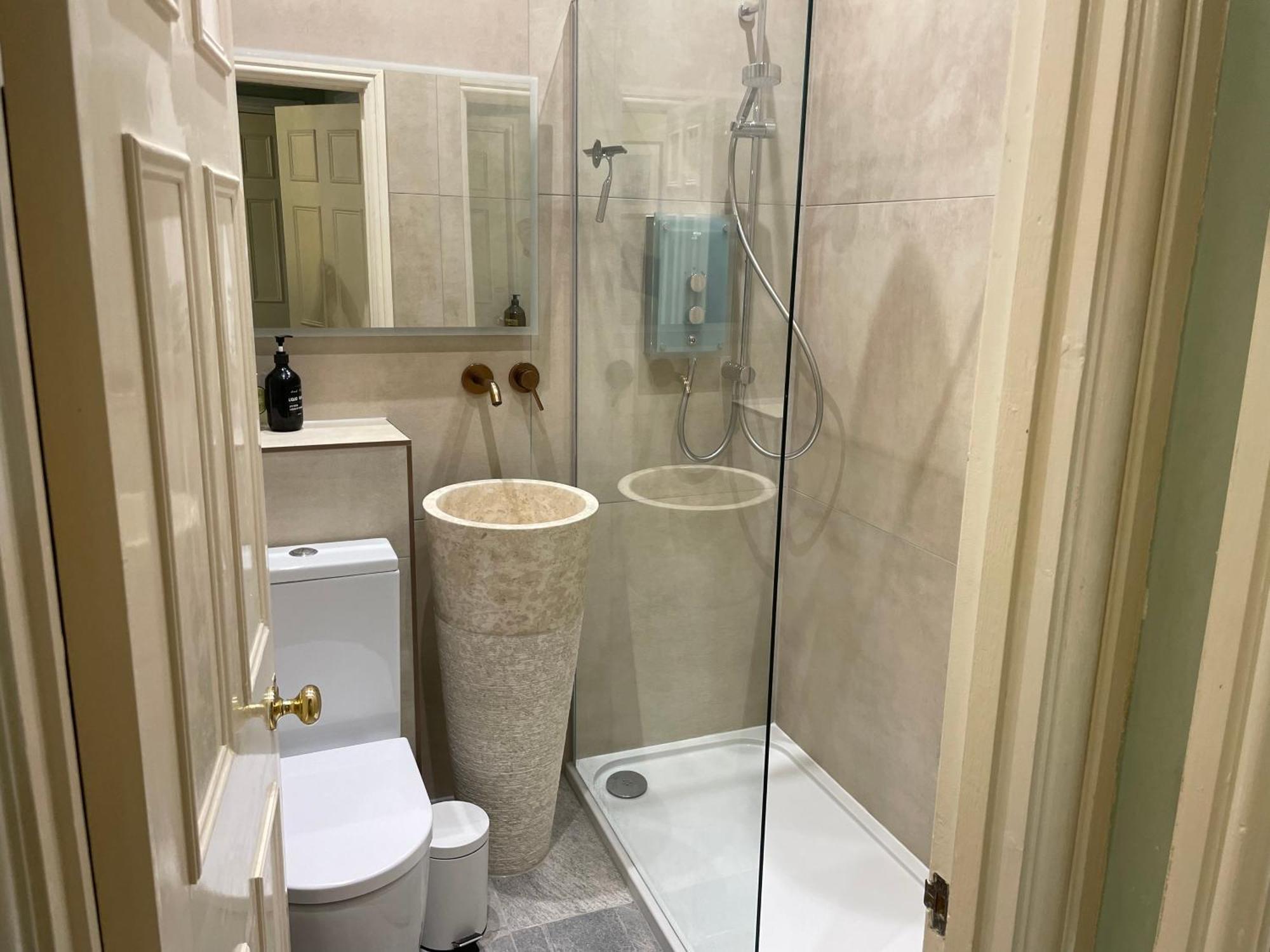 The Pickwick House 2 Bedroom Free Parking Bath Exteriör bild