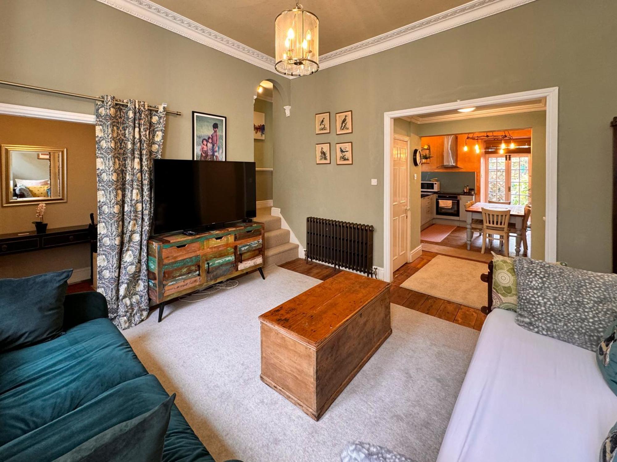 The Pickwick House 2 Bedroom Free Parking Bath Exteriör bild